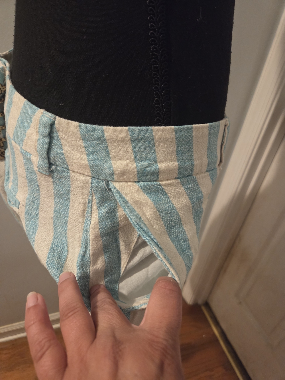 Old Navy Teal and White Striped Shorts - Picture 4 of 8